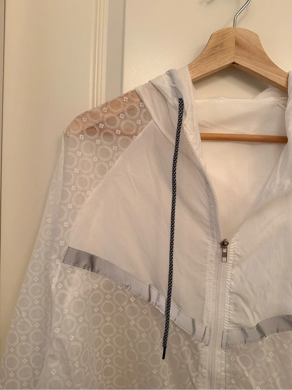 Lightweight White Hooded Windbreaker Jacket